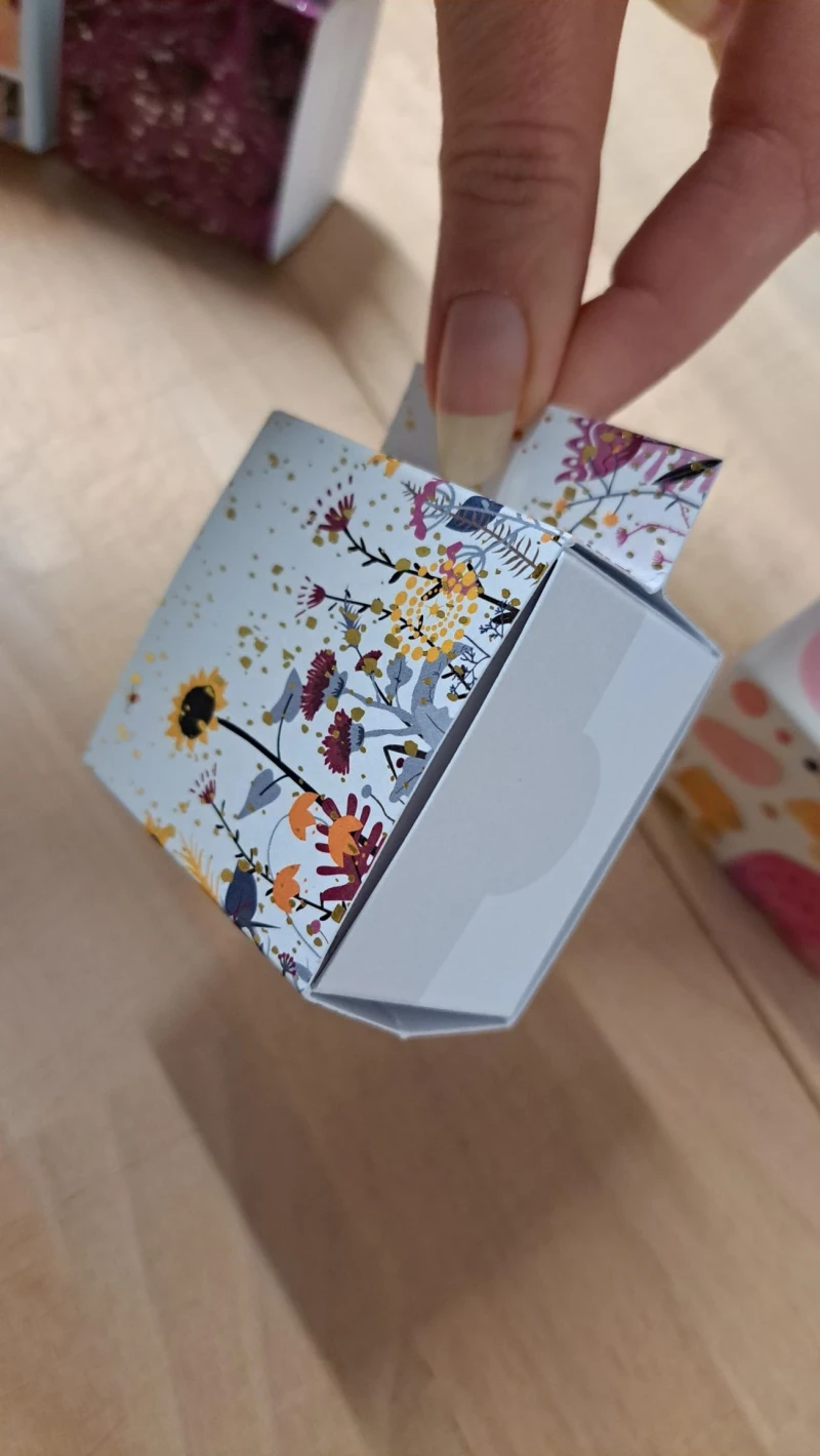Geschenke Mehrsprachig 5x5x3,5 cm